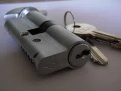Whitestone NY Locksmith Store Whitestone, NY 718-725-8932 - broken-key-extraction